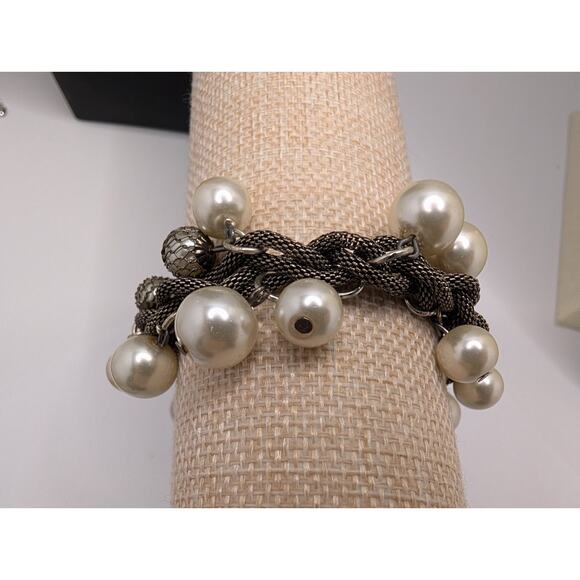 Vintage Pearl and Mesh Charm Bracelet Adjustable Silver Tone Chain - Picture 3 of 7